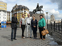 Pożegnalny reportaż na Święto Astany (od lewej: Reżyser, Gulmira, ja, Dziennikarka, Galina)